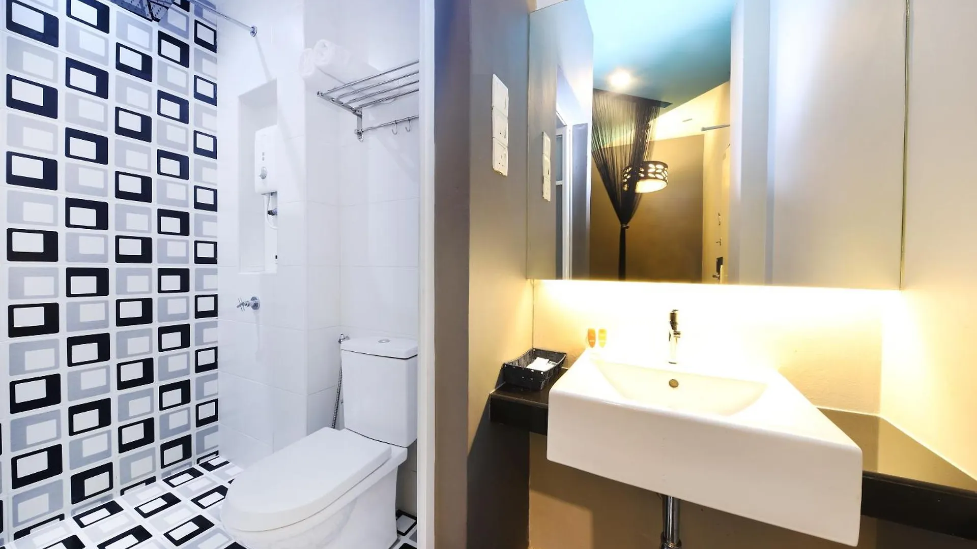 Oyo 902 Rooms Boutique Hotel Johor Bahru 2*,